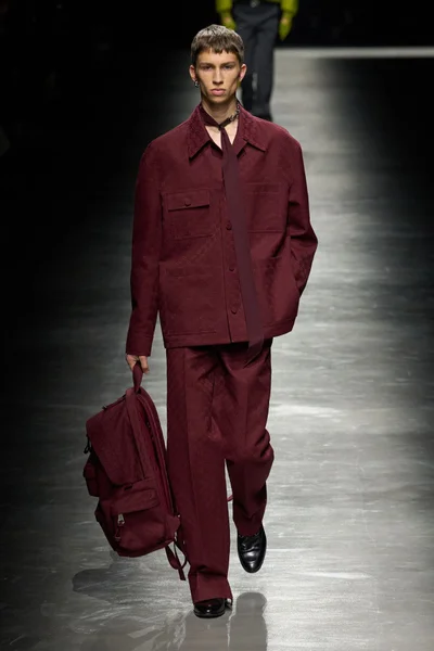 Look 37